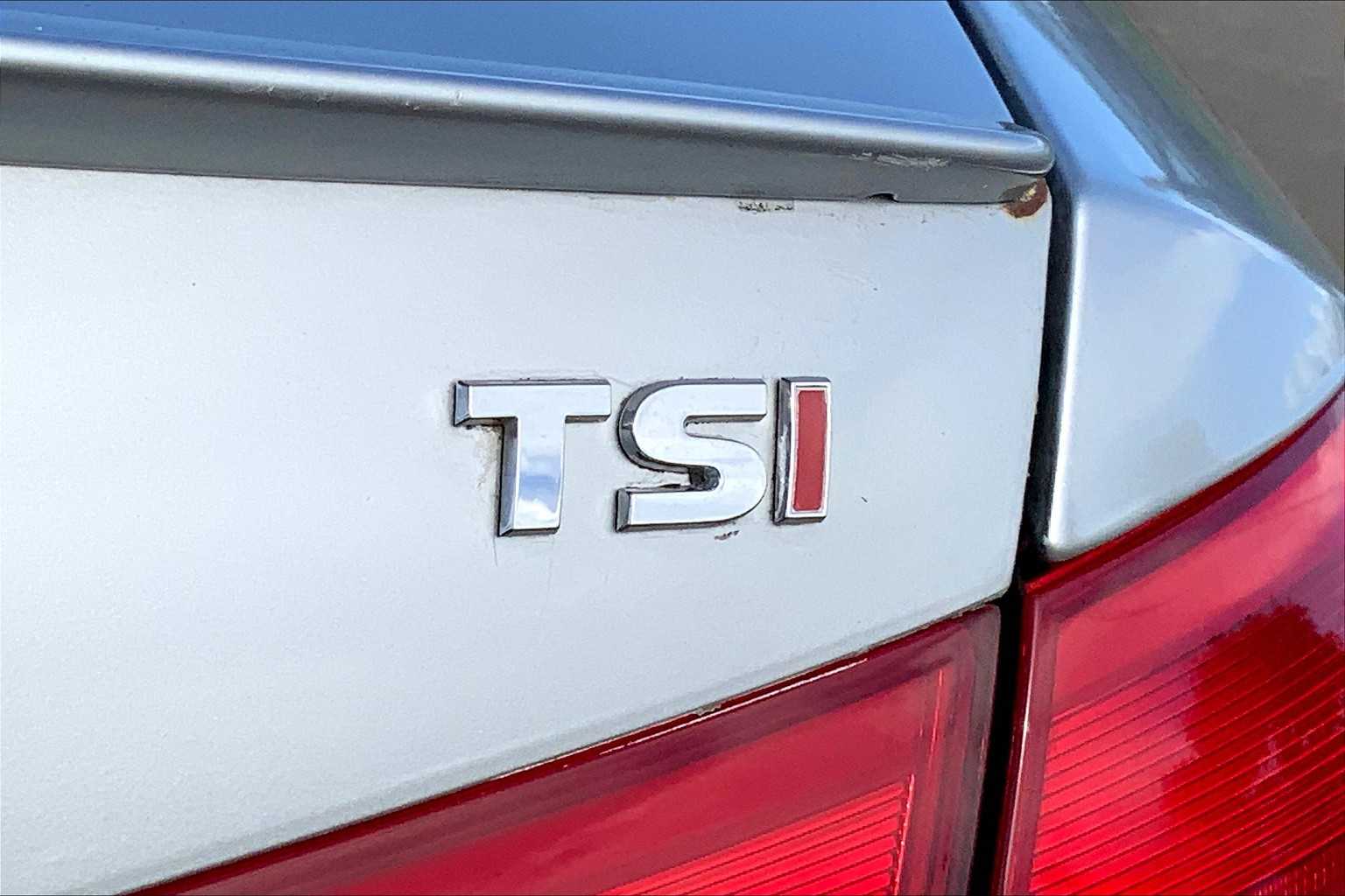 Thumbnail: 2014 Volkswagen Passat - 7