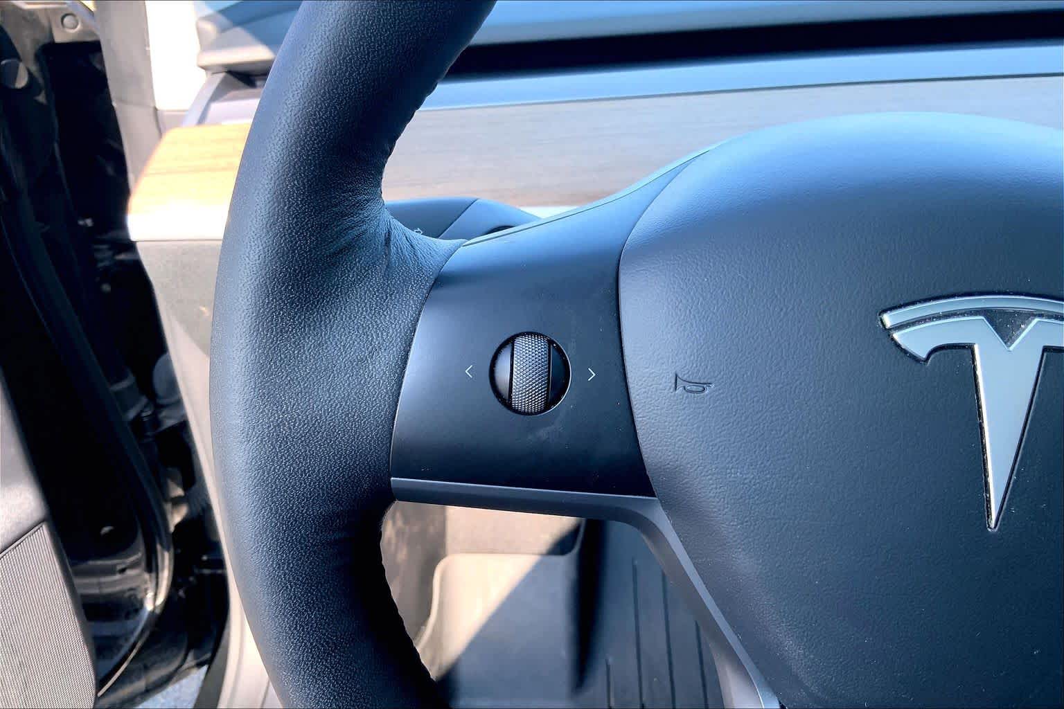Thumbnail: 2021 Tesla Model 3 - 24