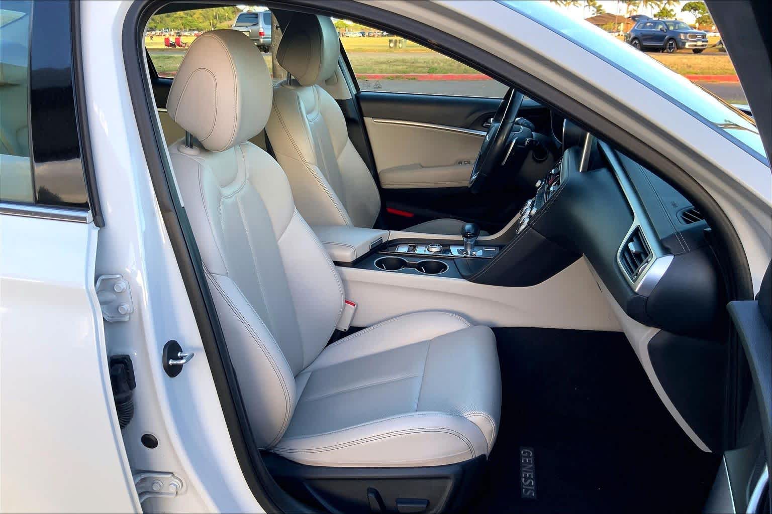 Thumbnail: 2019 Genesis G70 - 13