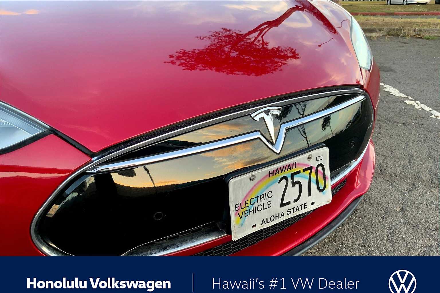 Thumbnail: 2014 Tesla Model S - 32