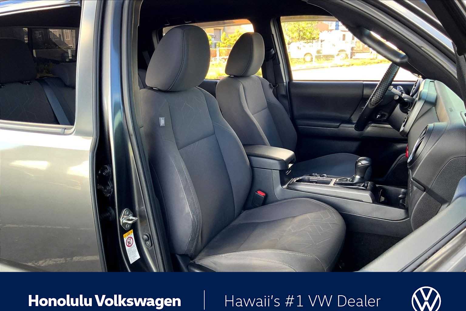 Thumbnail: 2018 Toyota Tacoma - 12