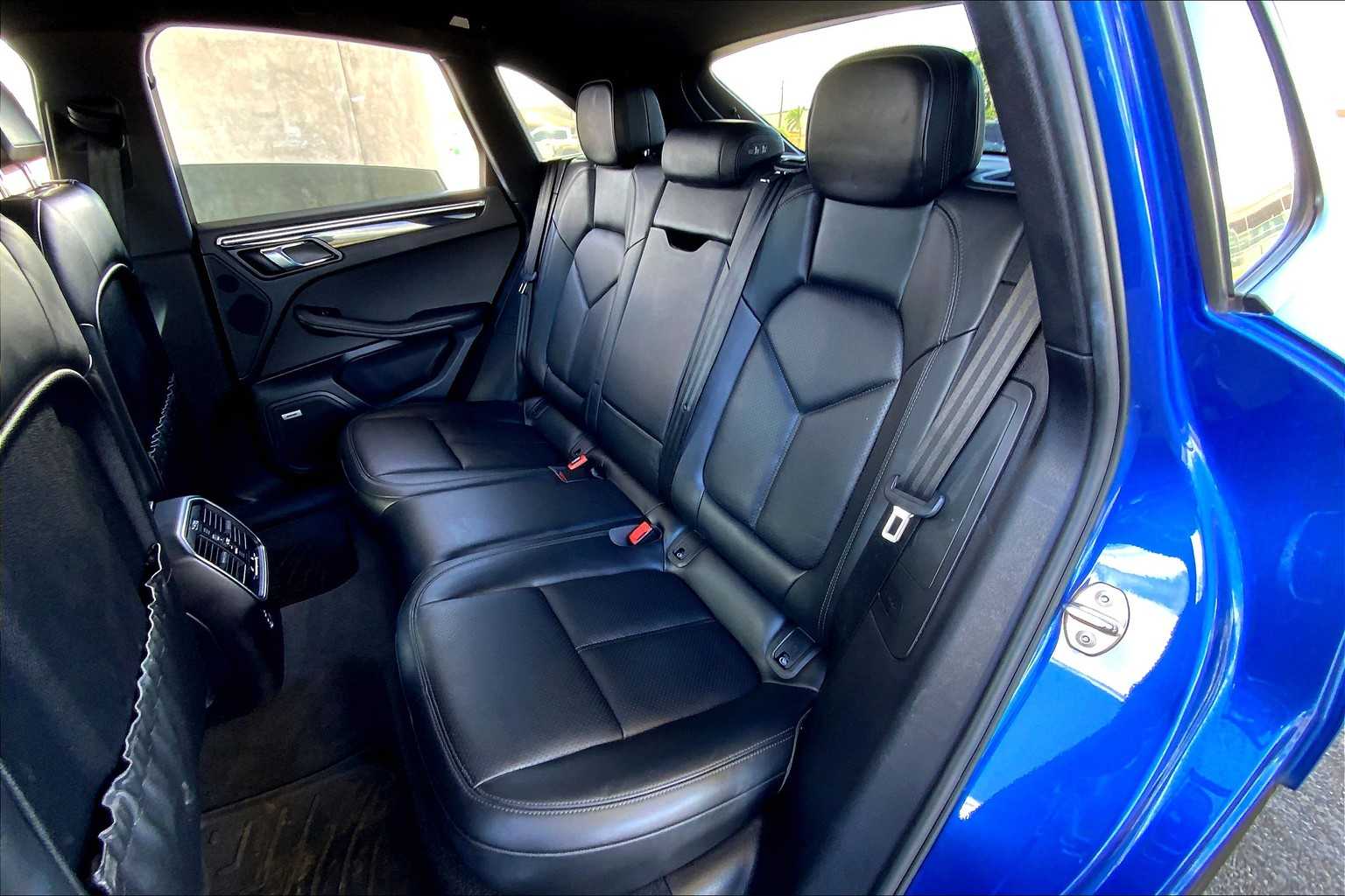 2020 Porsche Macan  28