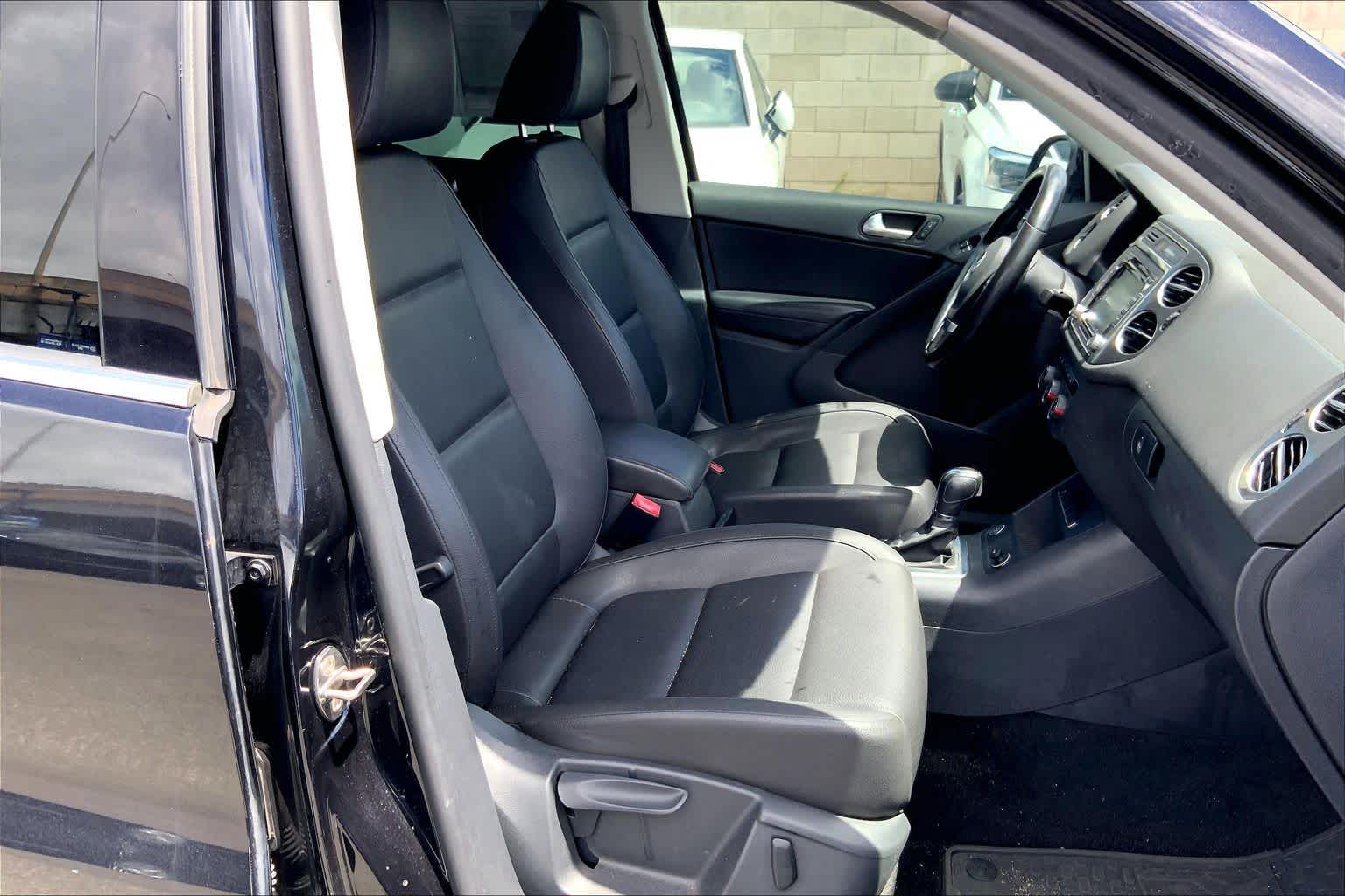 Thumbnail: 2014 Volkswagen Tiguan - 13