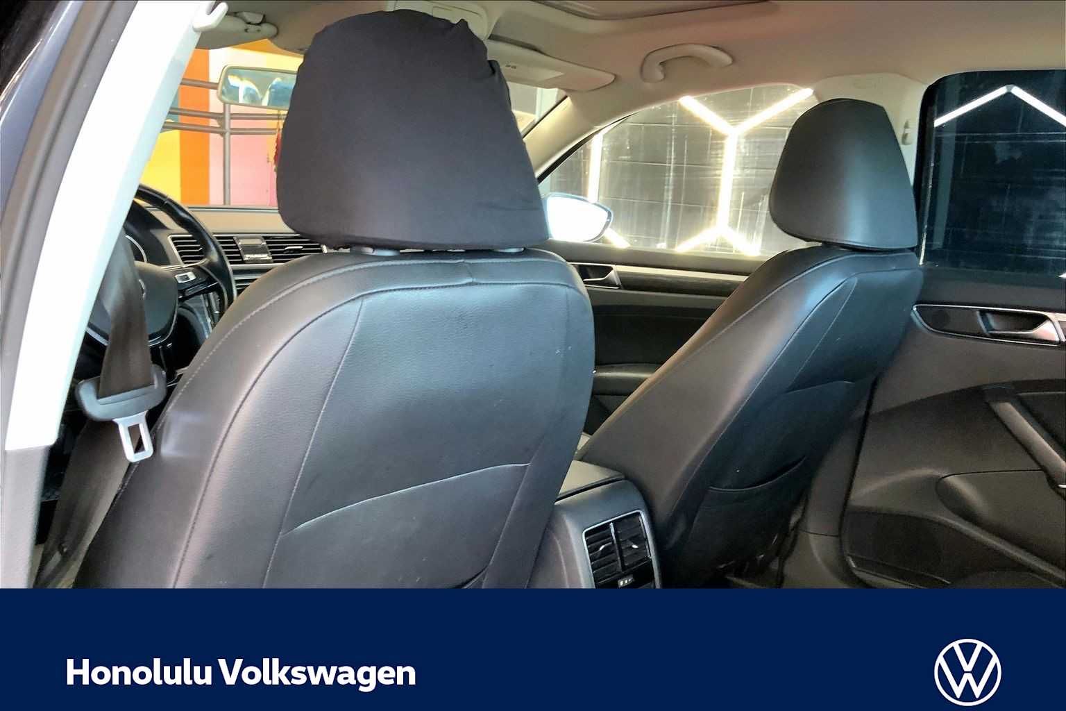 Thumbnail: 2018 Volkswagen Passat - 10