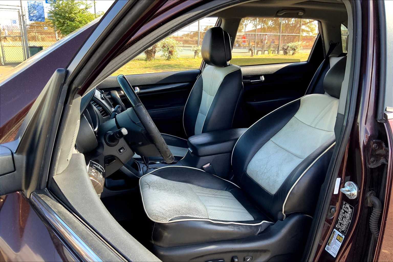 2012 Kia Sorento SX 10