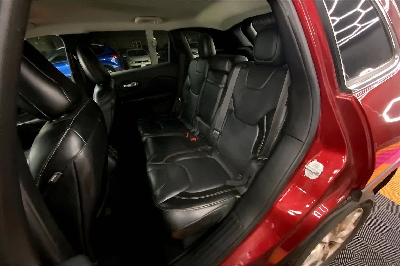 Thumbnail: 2015 Jeep Cherokee - 28