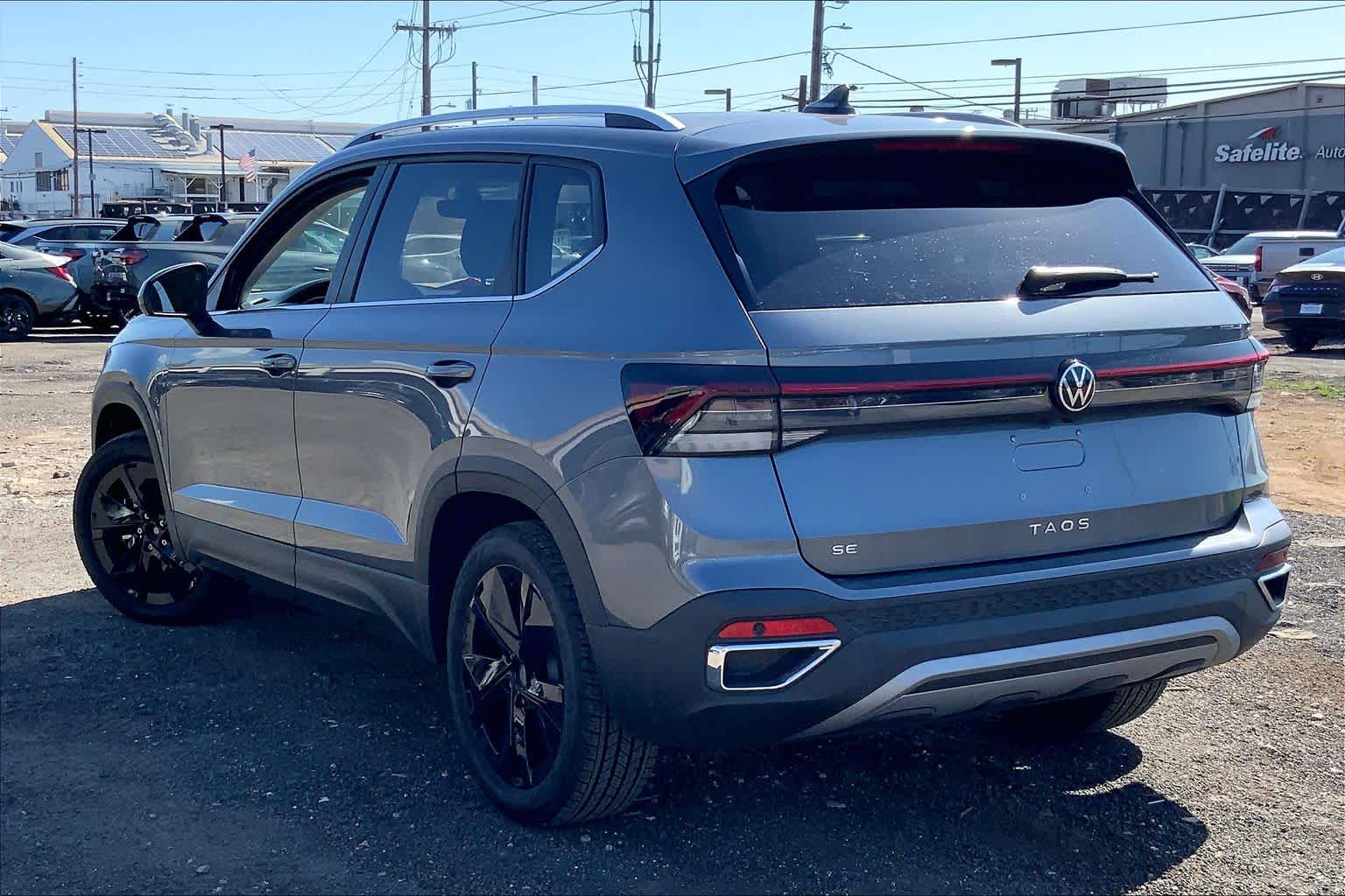 Thumbnail: 2026 Volkswagen Taos - 4