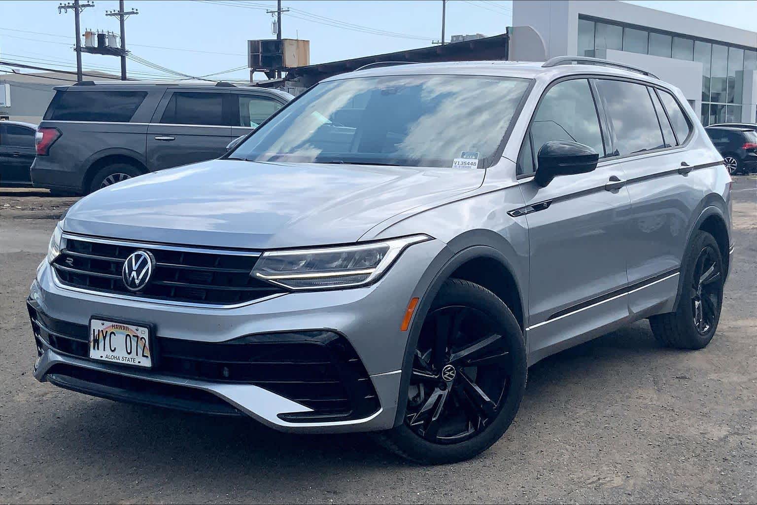 2023 Volkswagen Tiguan 2.0T SE R-Line Black's photo