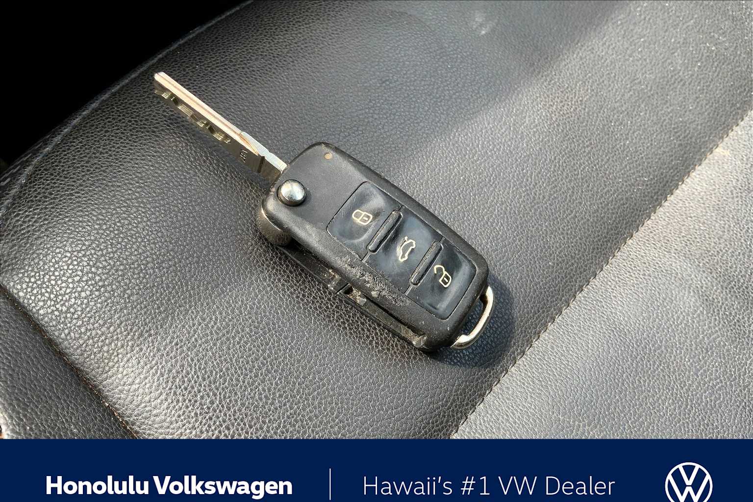 Thumbnail: 2013 Volkswagen Beetle - 16