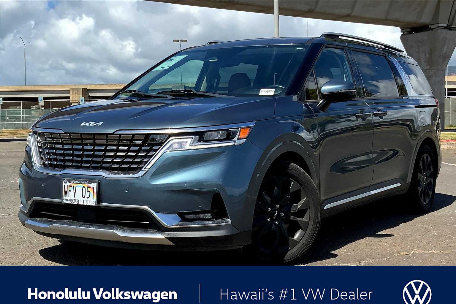 2022 Kia Carnival SX's photo