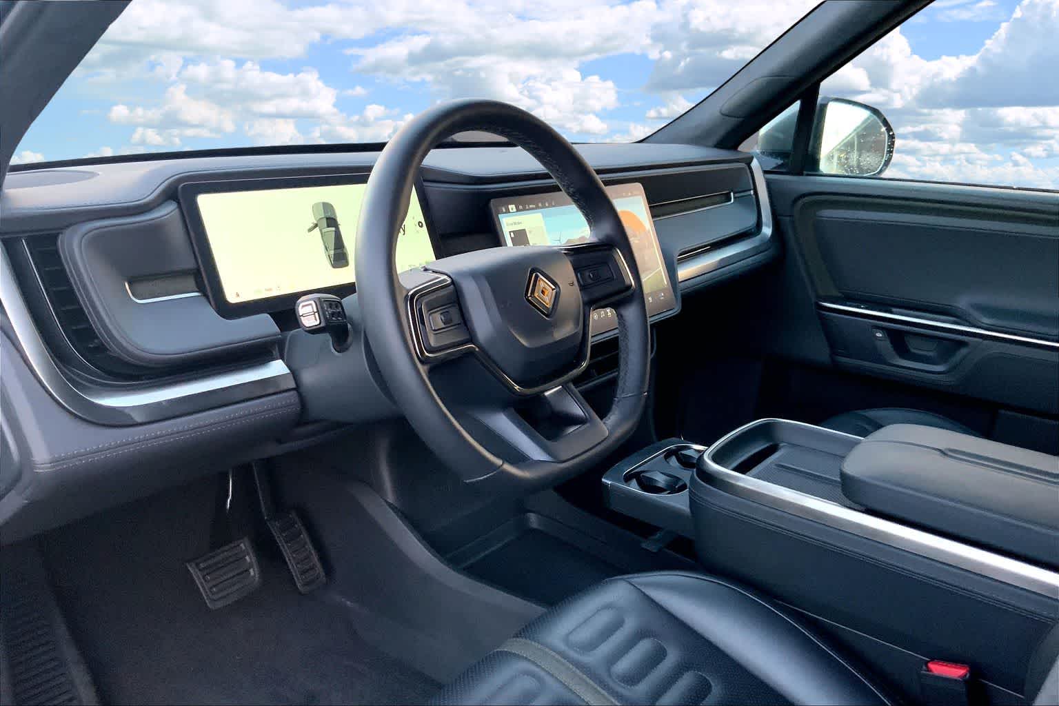 Used 2025 Rivian R1S Adventure with VIN 7PDSGBBA1SN048076 for sale in Honolulu, HI