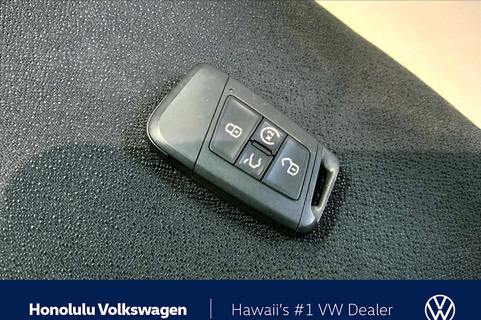 Thumbnail: 2022 Volkswagen Tiguan - 18