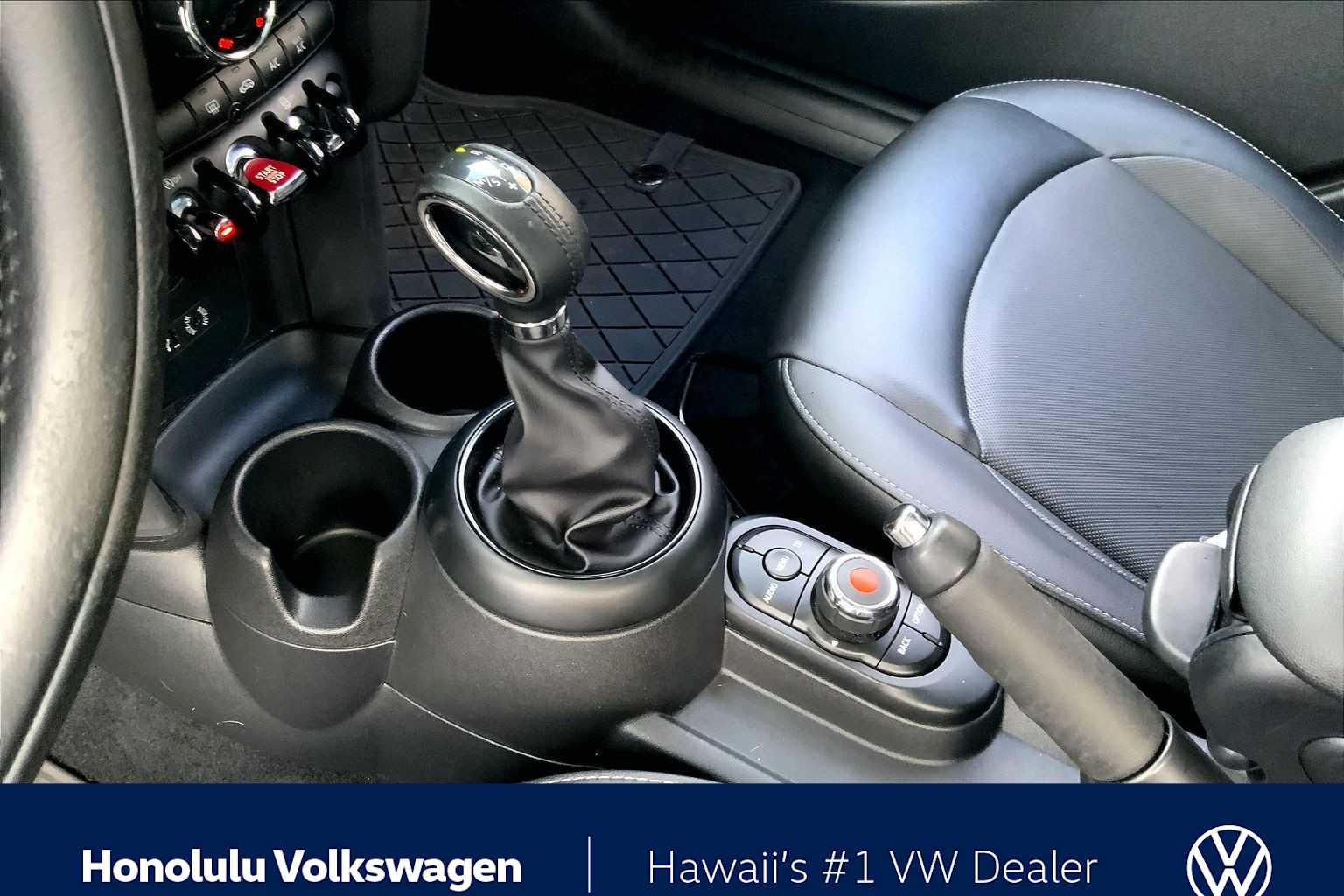 Thumbnail: 2017 MINI Cooper Hardtop - 15