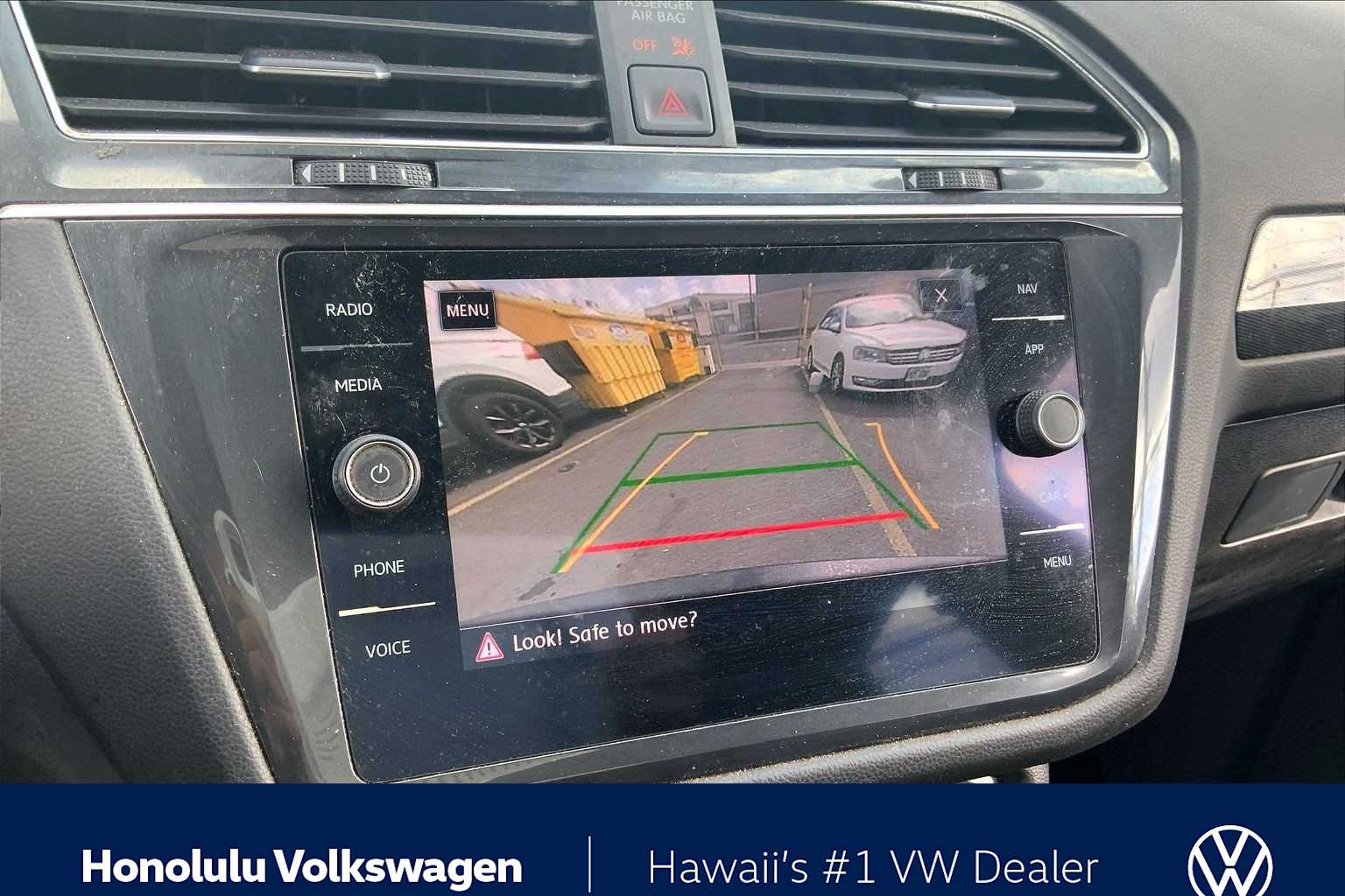 Thumbnail: 2020 Volkswagen Tiguan - 25