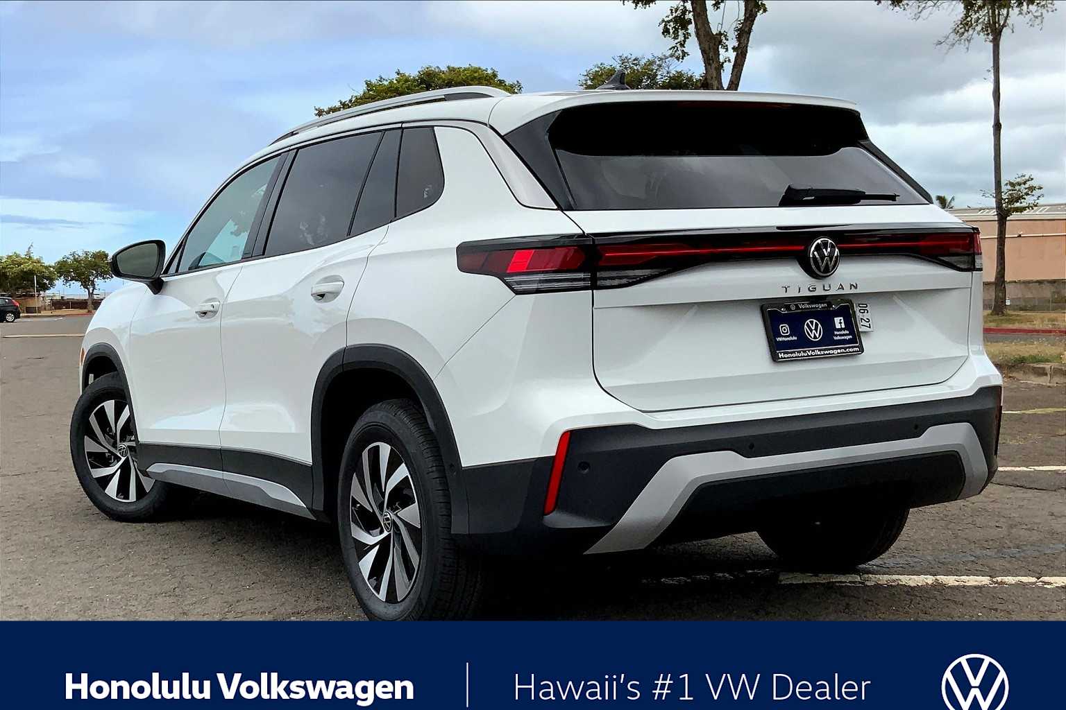 Thumbnail: 2025 Volkswagen Tiguan - 4
