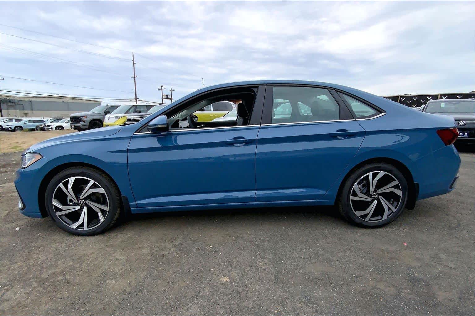 Thumbnail: 2026 Volkswagen Jetta - 3