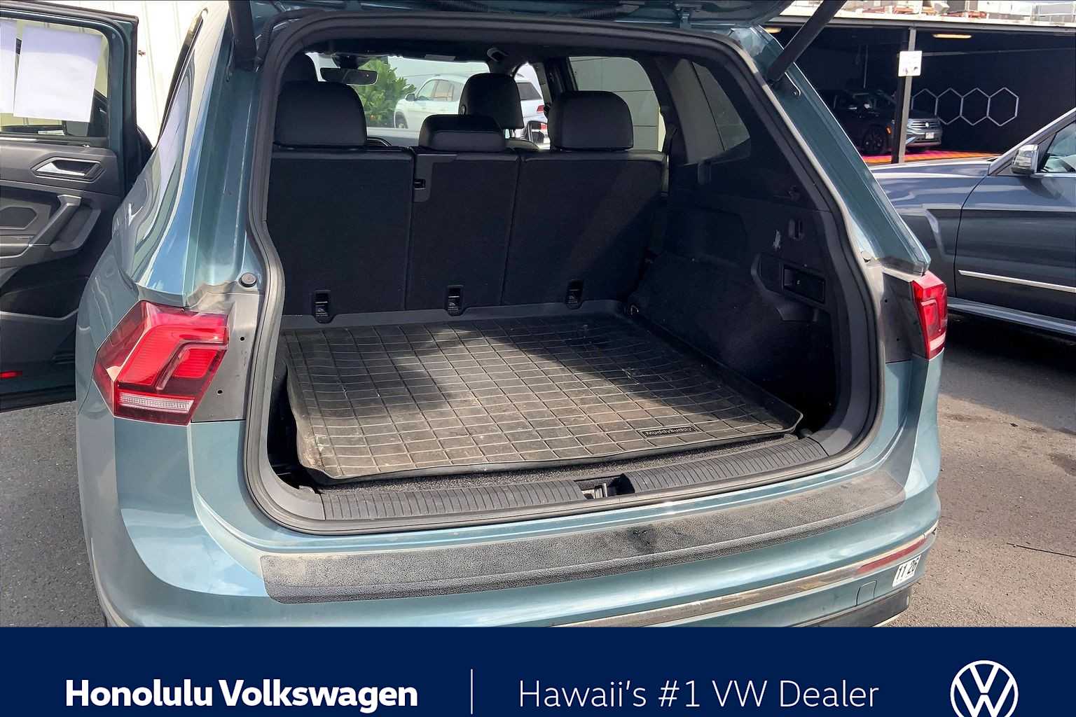 Thumbnail: 2020 Volkswagen Tiguan - 17