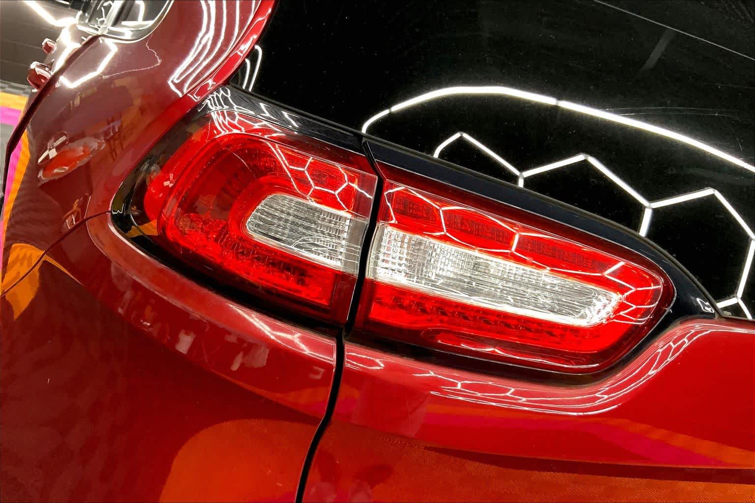 Thumbnail: 2015 Jeep Cherokee - 31