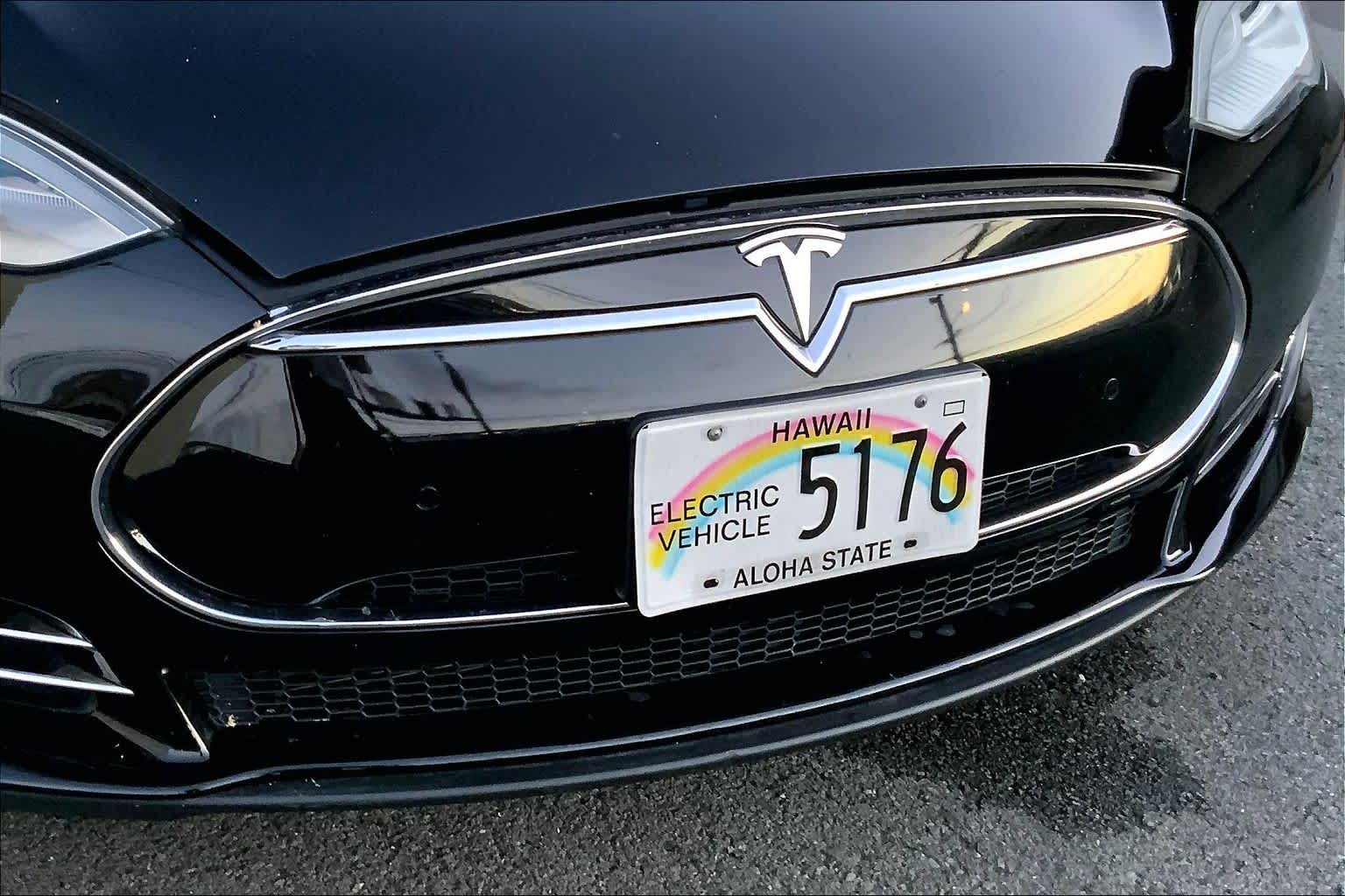 Thumbnail: 2015 Tesla Model S - 33