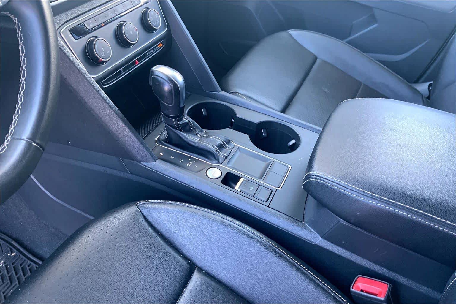 Thumbnail: 2022 Volkswagen Atlas - 15