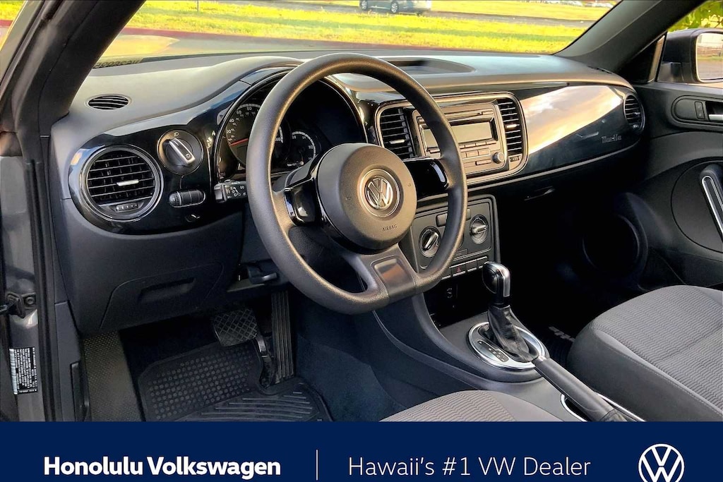 2013 Volkswagen Beetle 2.5L photo 2
