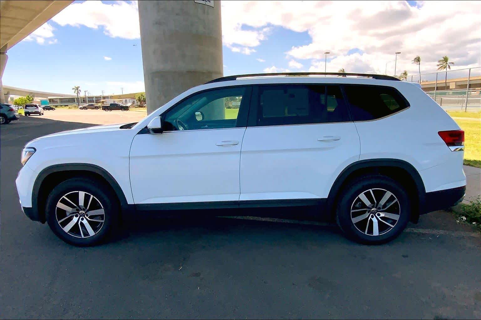 Thumbnail: 2022 Volkswagen Atlas - 3