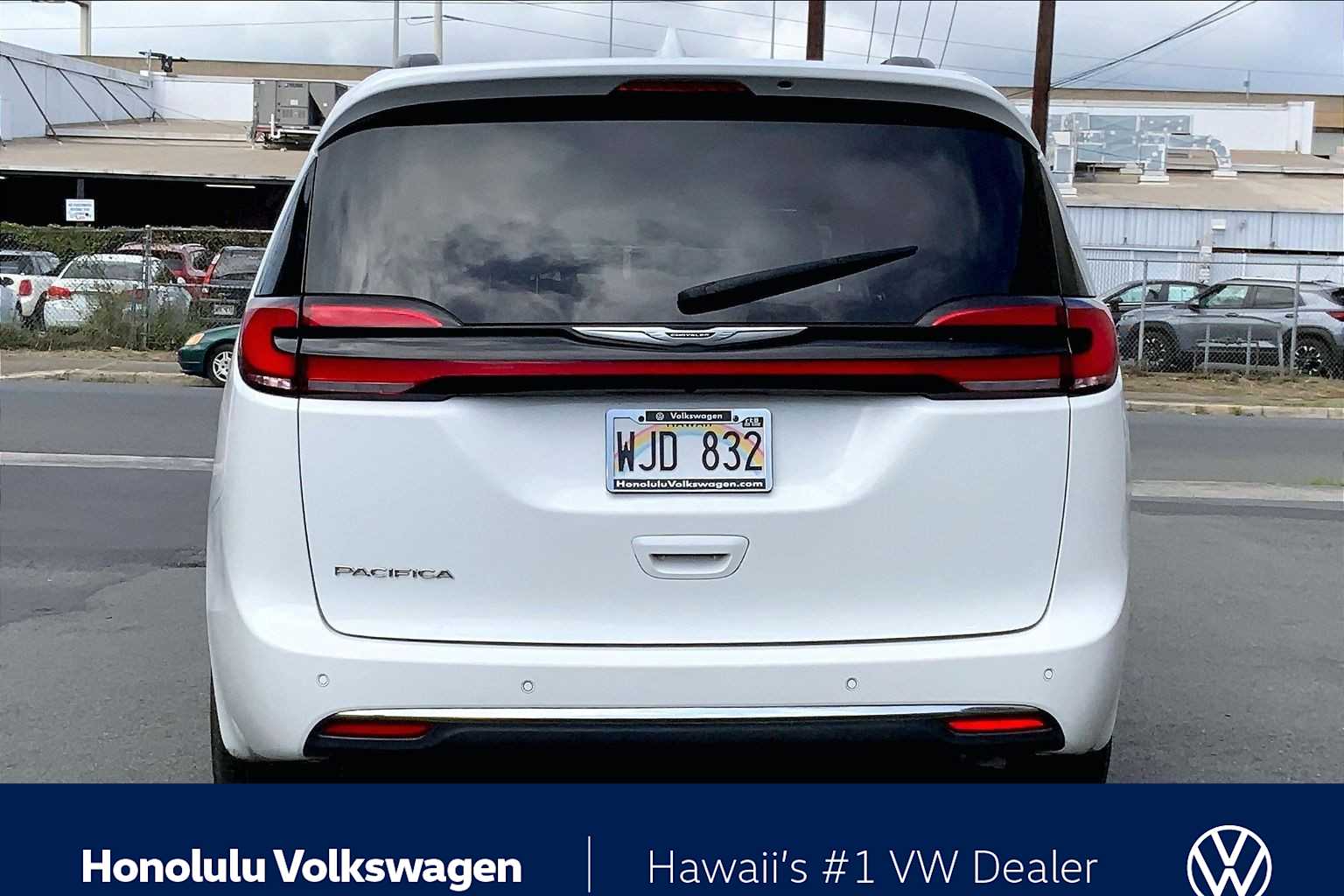 Thumbnail: 2022 Chrysler Pacifica - 5