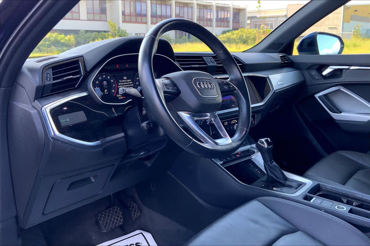 Thumbnail: 2021 Audi Q3 - 2