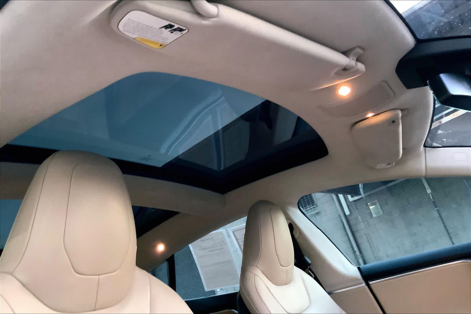 Thumbnail: 2015 Tesla Model S - 30