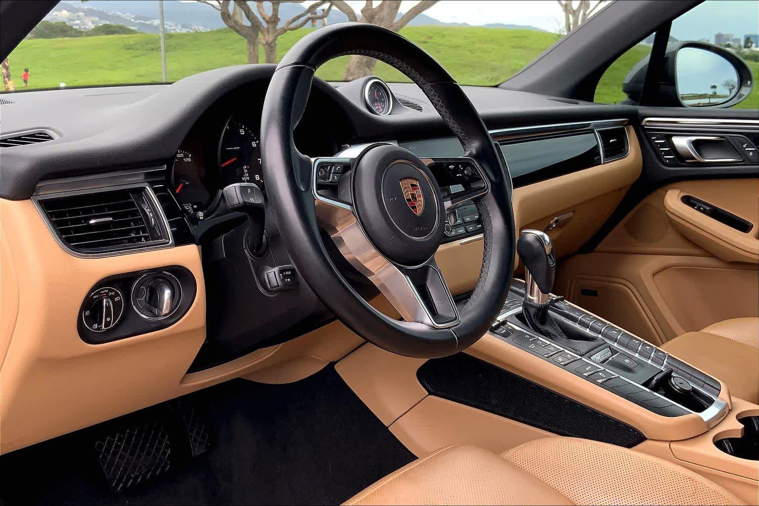 Thumbnail: 2018 Porsche Macan - 2