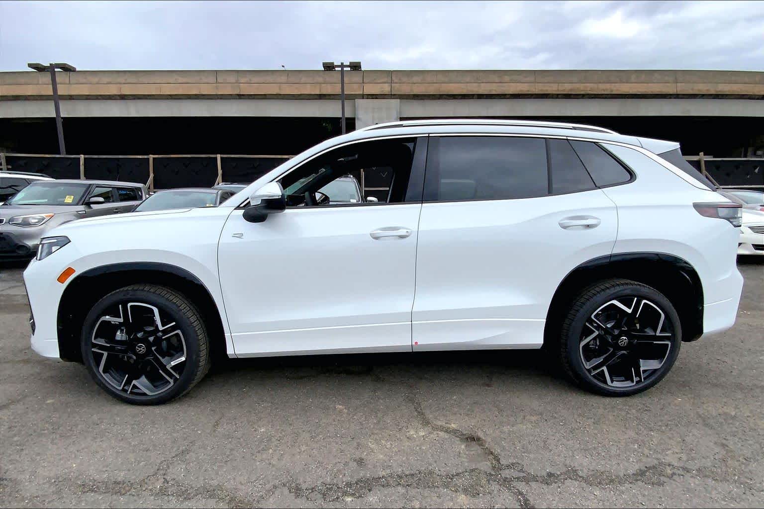 Thumbnail: 2026 Volkswagen Tiguan - 3