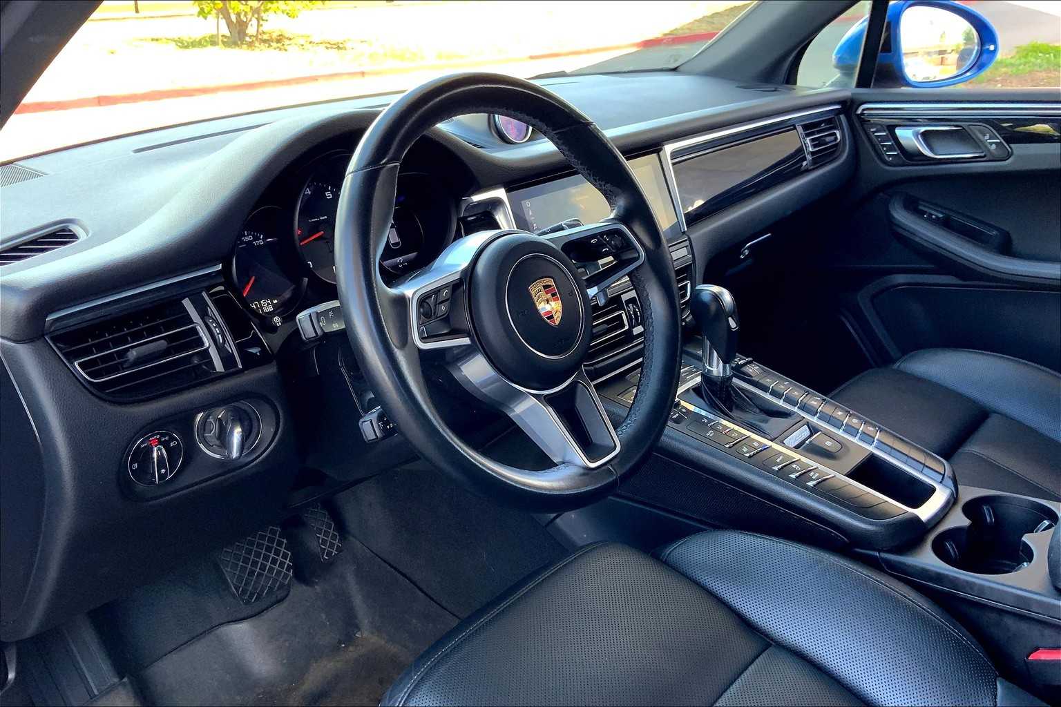 2020 Porsche Macan  2