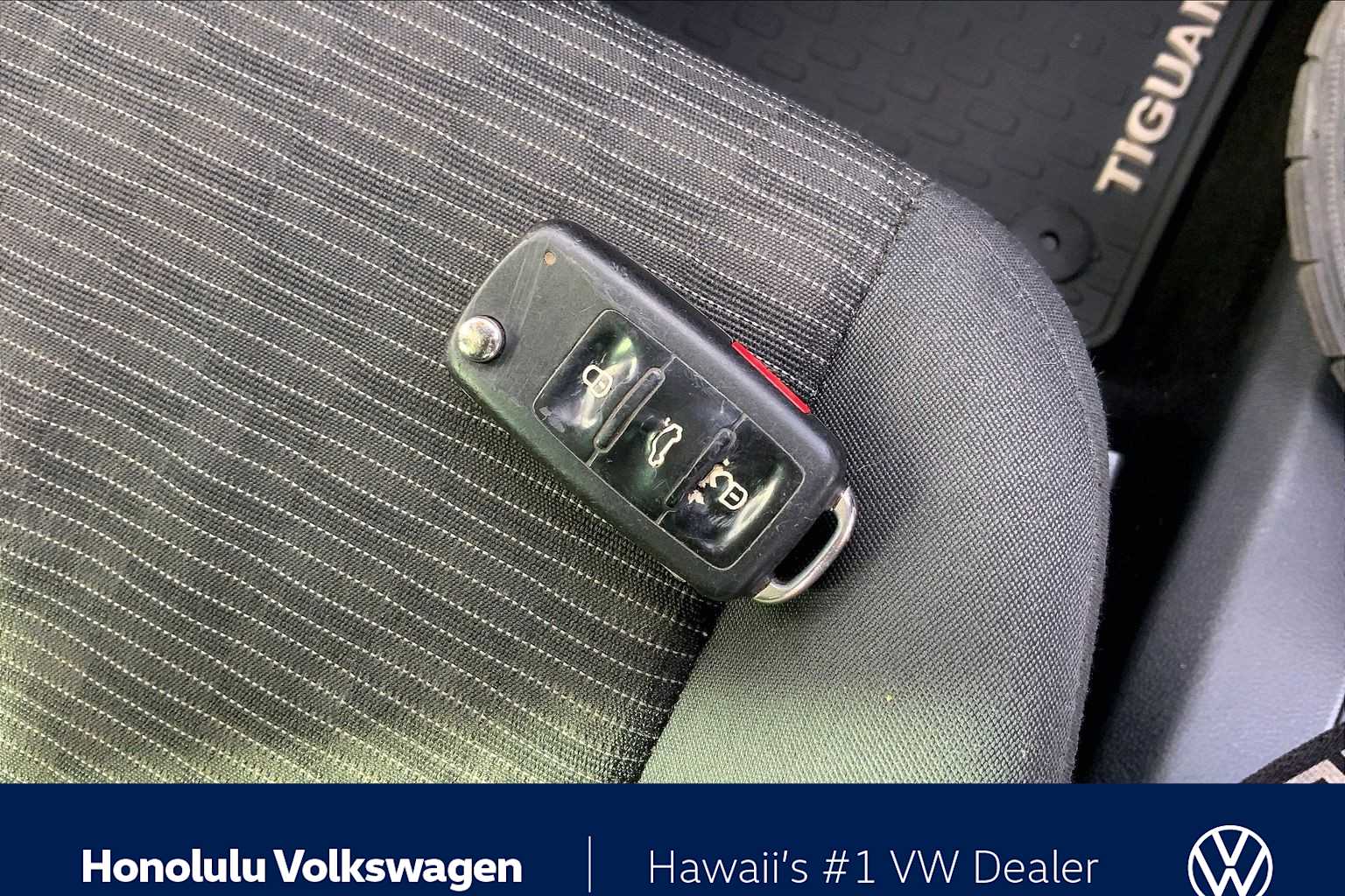 Thumbnail: 2013 Volkswagen Tiguan - 18