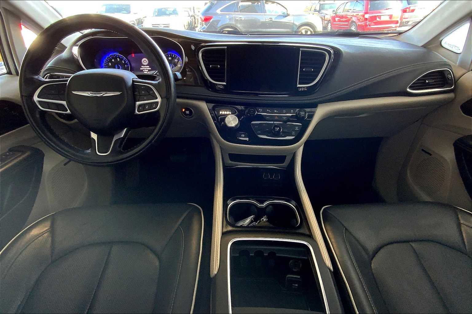 2022 Chrysler Pacifica Limited 9