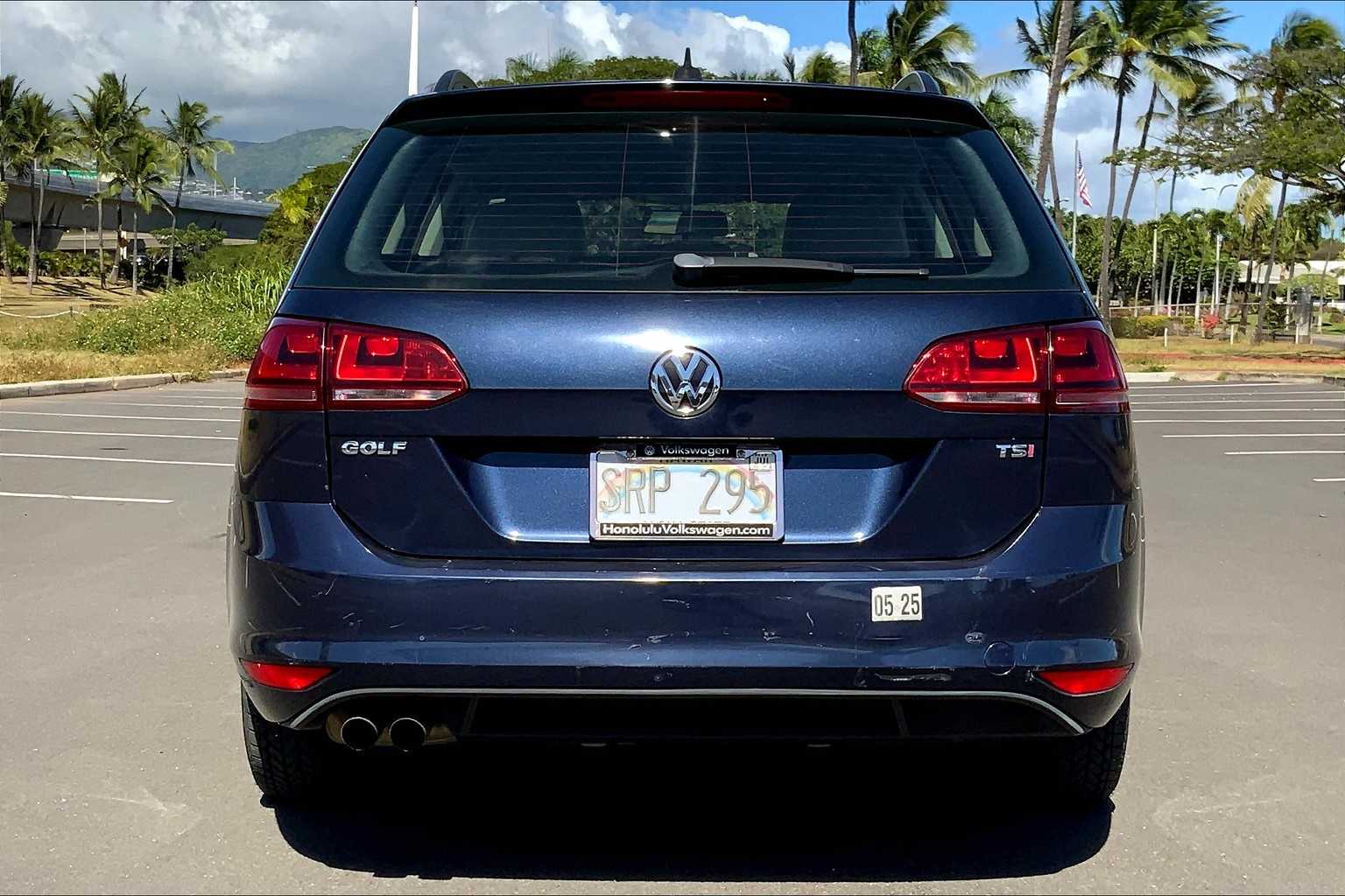Thumbnail: 2015 Volkswagen e-Golf - 5
