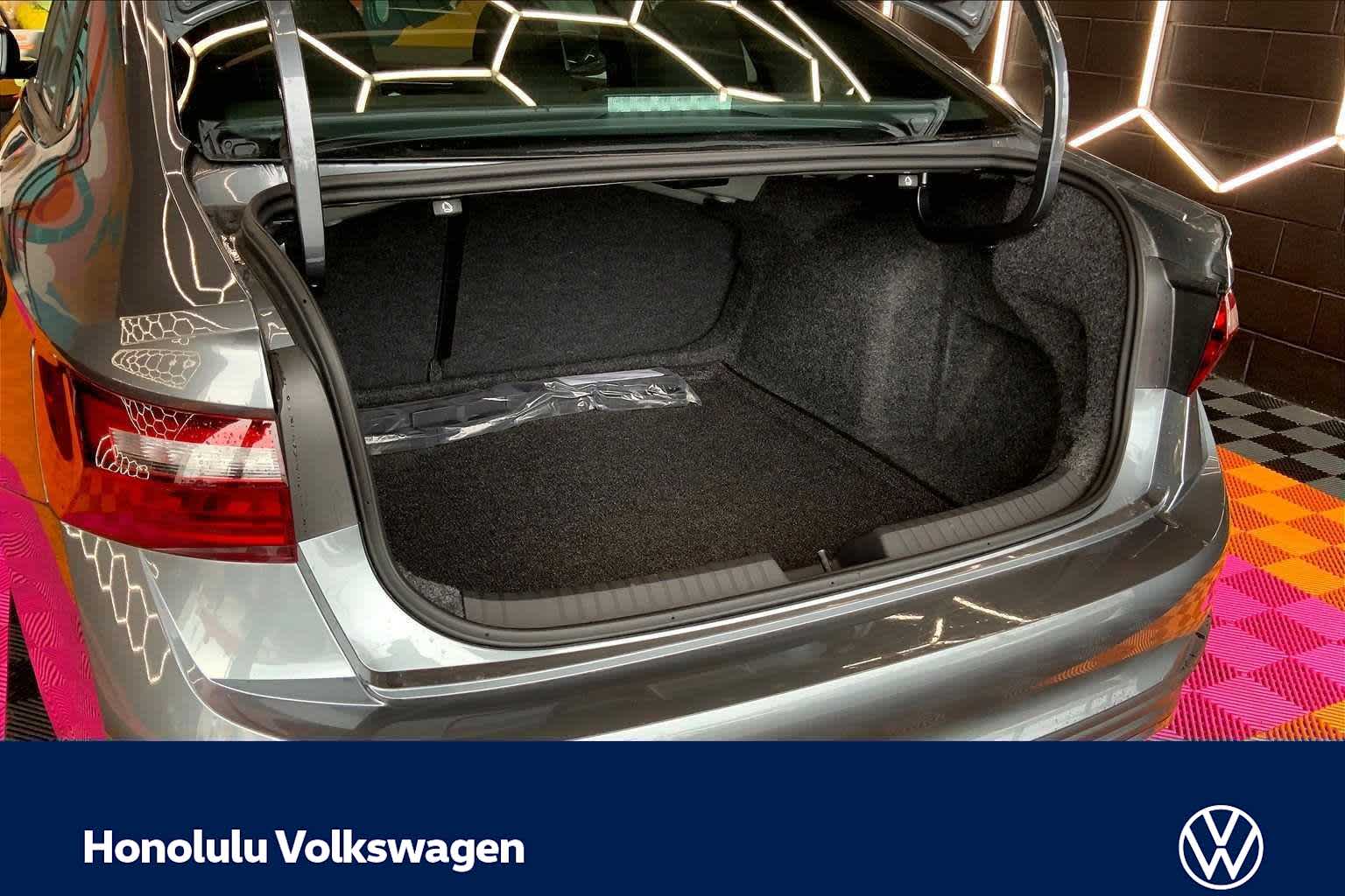 Thumbnail: 2026 Volkswagen Jetta - 19