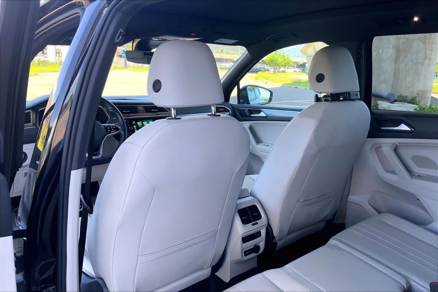 Thumbnail: 2022 Volkswagen Tiguan - 12