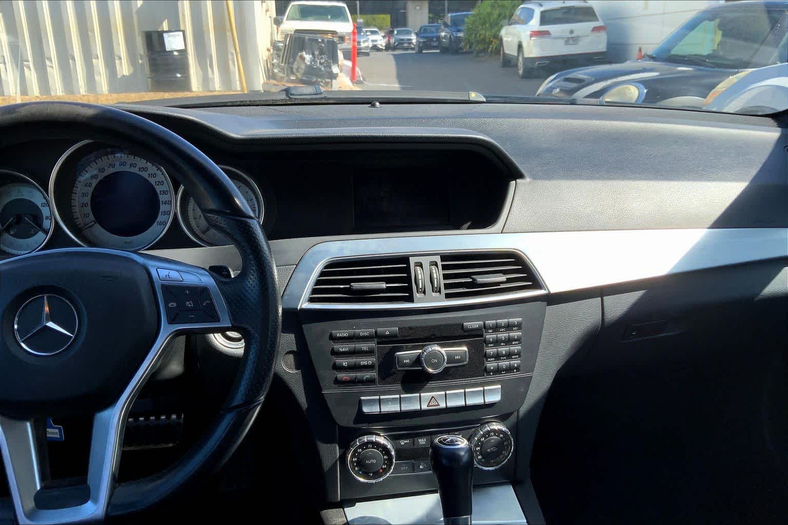 Thumbnail: 2014 Mercedes-Benz C-Class - 12
