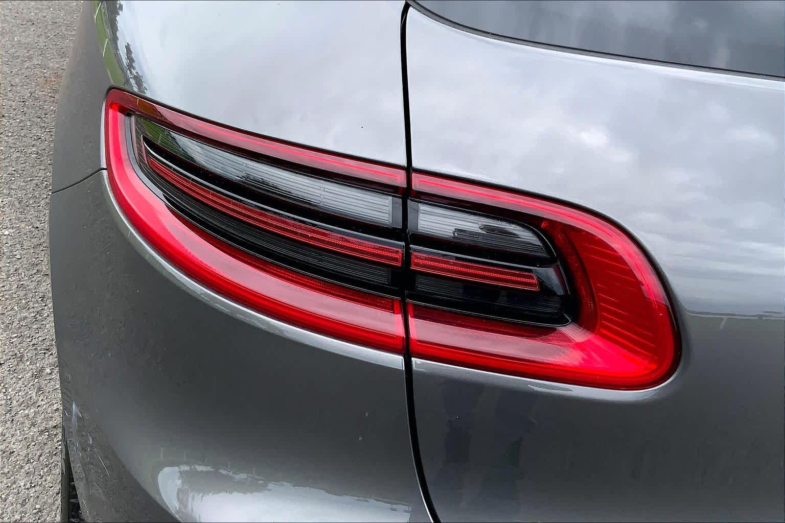 Thumbnail: 2018 Porsche Macan - 32