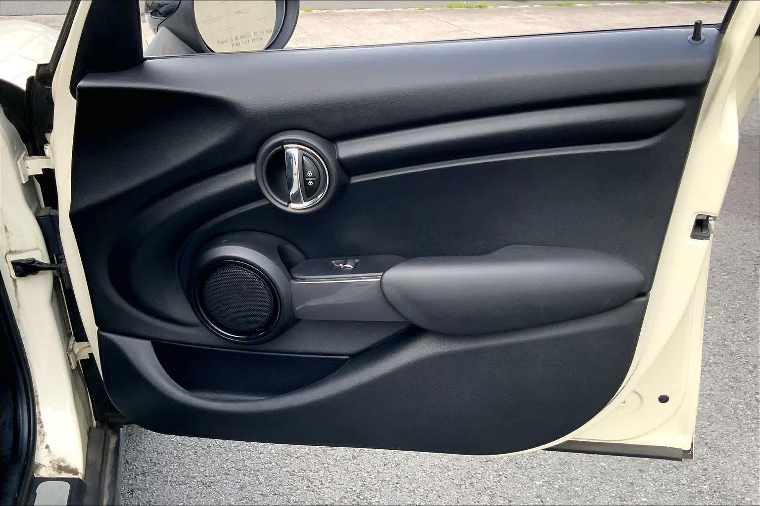 Thumbnail: 2017 MINI Cooper Hardtop - 26