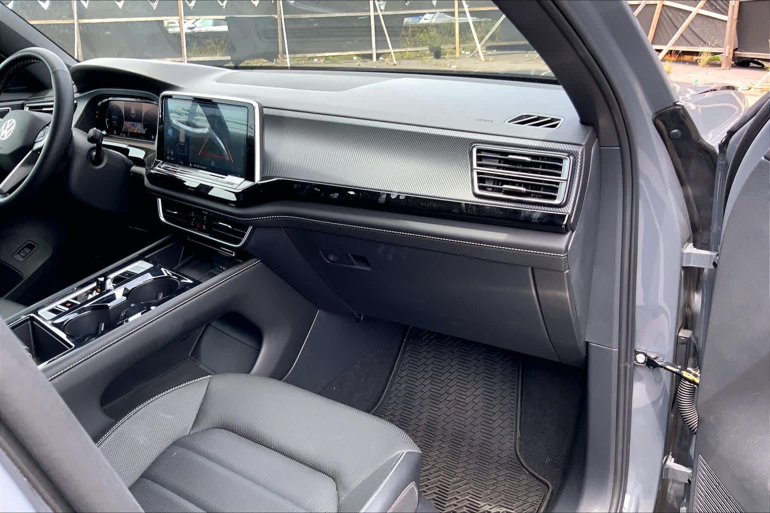 Thumbnail: 2024 Volkswagen Atlas - 23