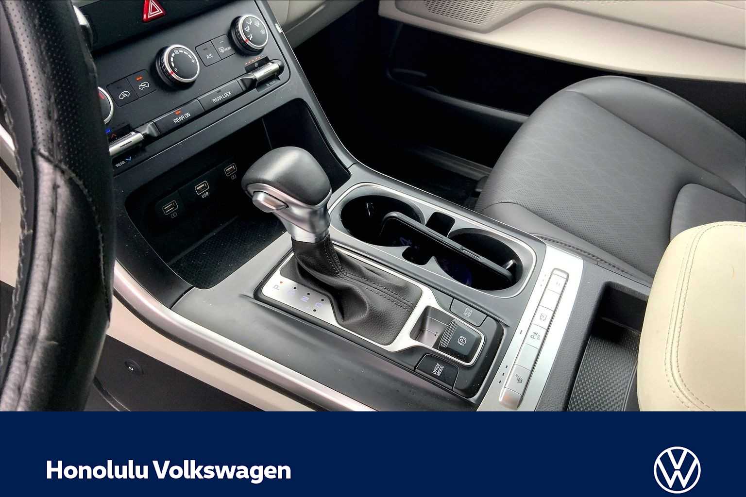 Thumbnail: 2023 Kia Carnival - 16