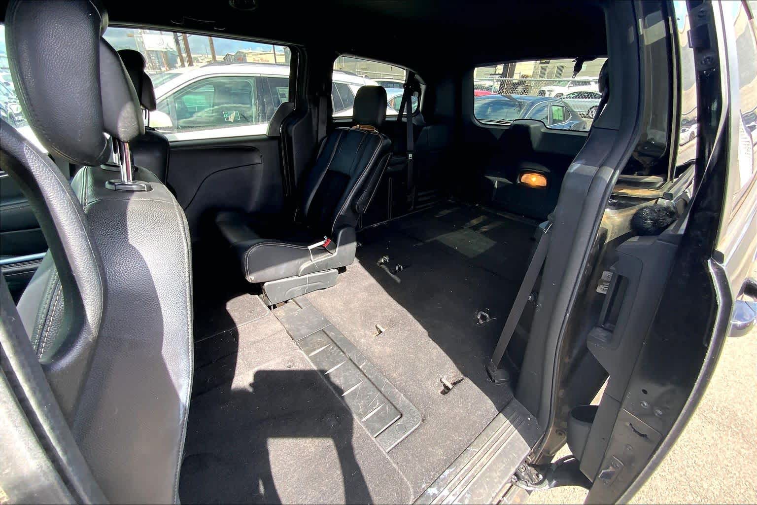 Thumbnail: 2019 Dodge Grand Caravan - 29