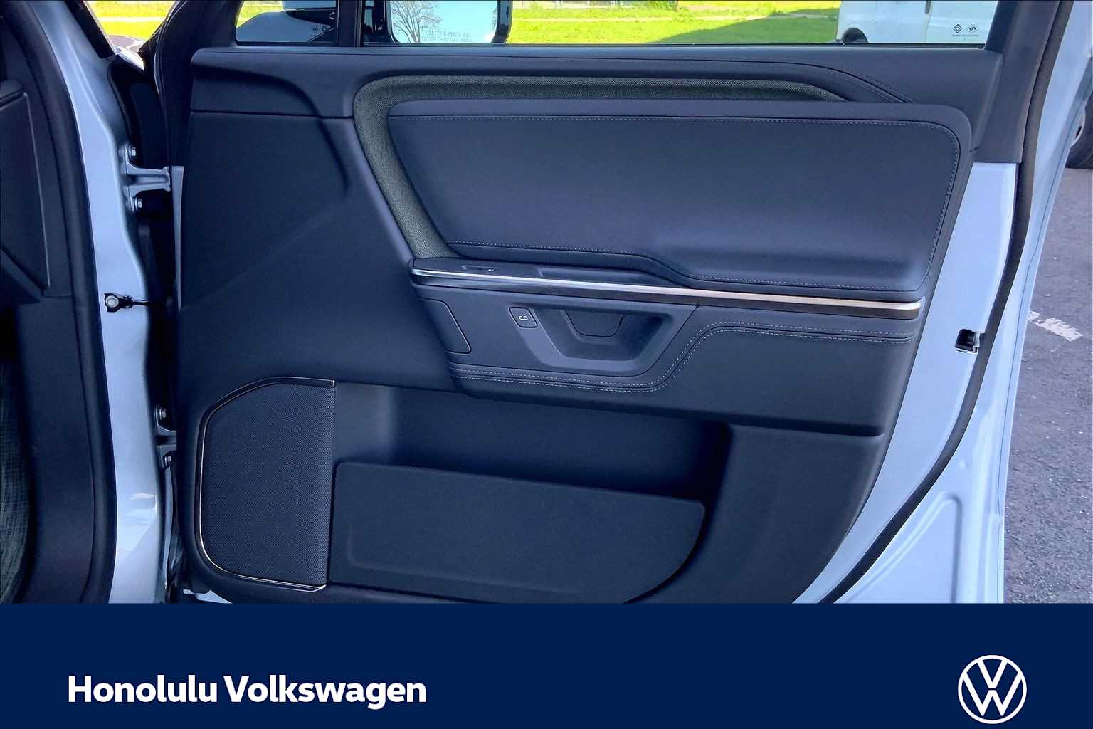 Thumbnail: 2026 Rivian R1T - 28