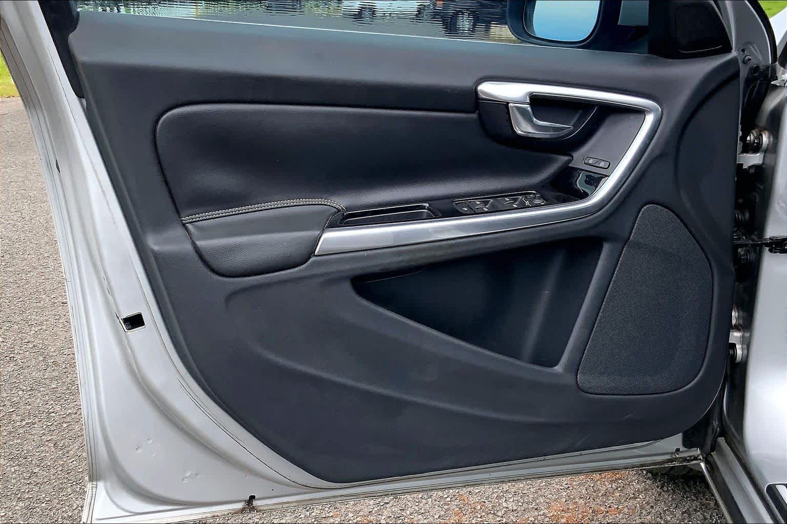 Thumbnail: 2016 Volvo V60 - 27