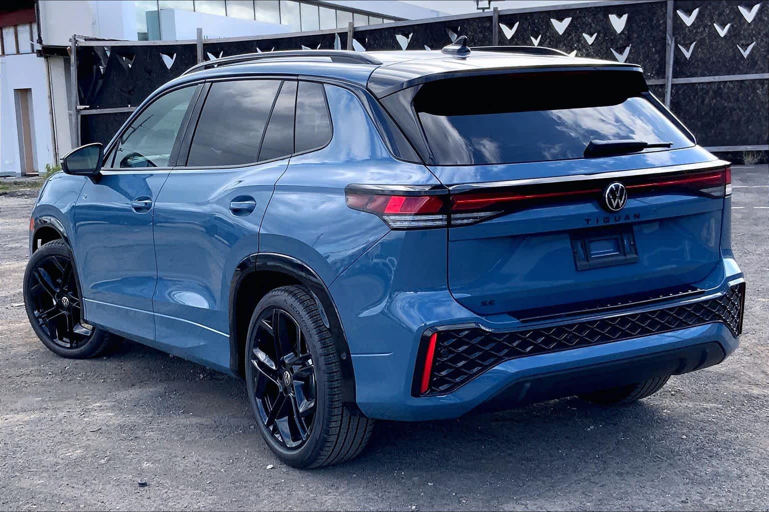 Thumbnail: 2026 Volkswagen Tiguan - 4