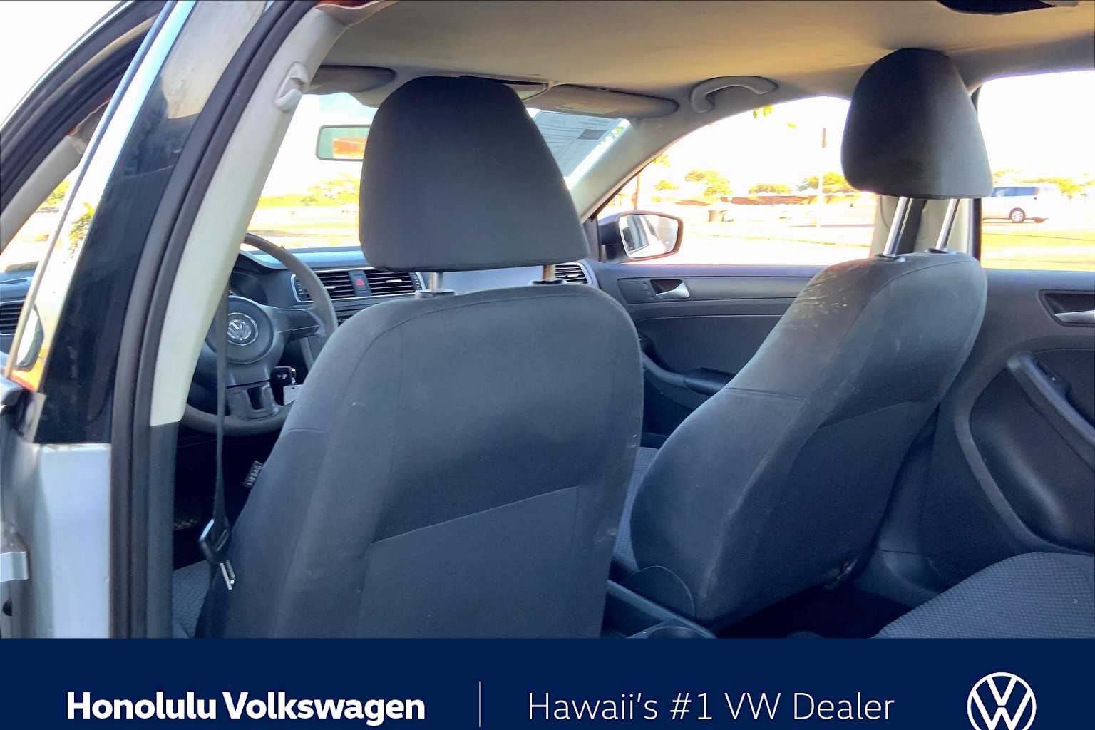 Thumbnail: 2013 Volkswagen Jetta - 11
