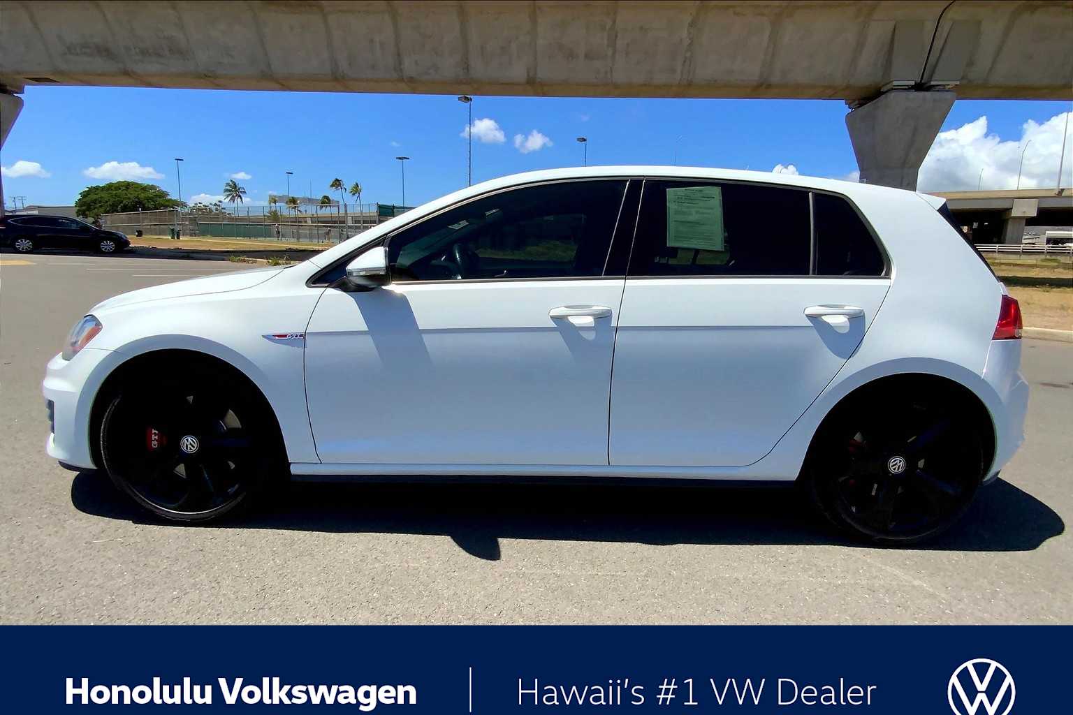 Thumbnail: 2017 Volkswagen Golf - 3
