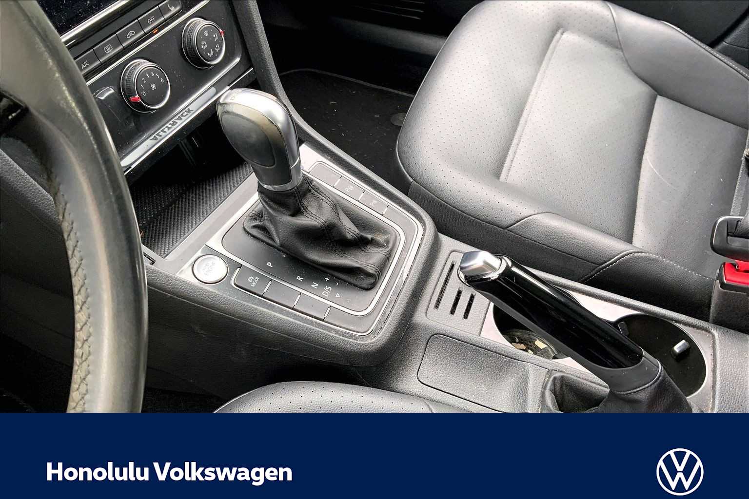 Thumbnail: 2019 Volkswagen Golf - 15