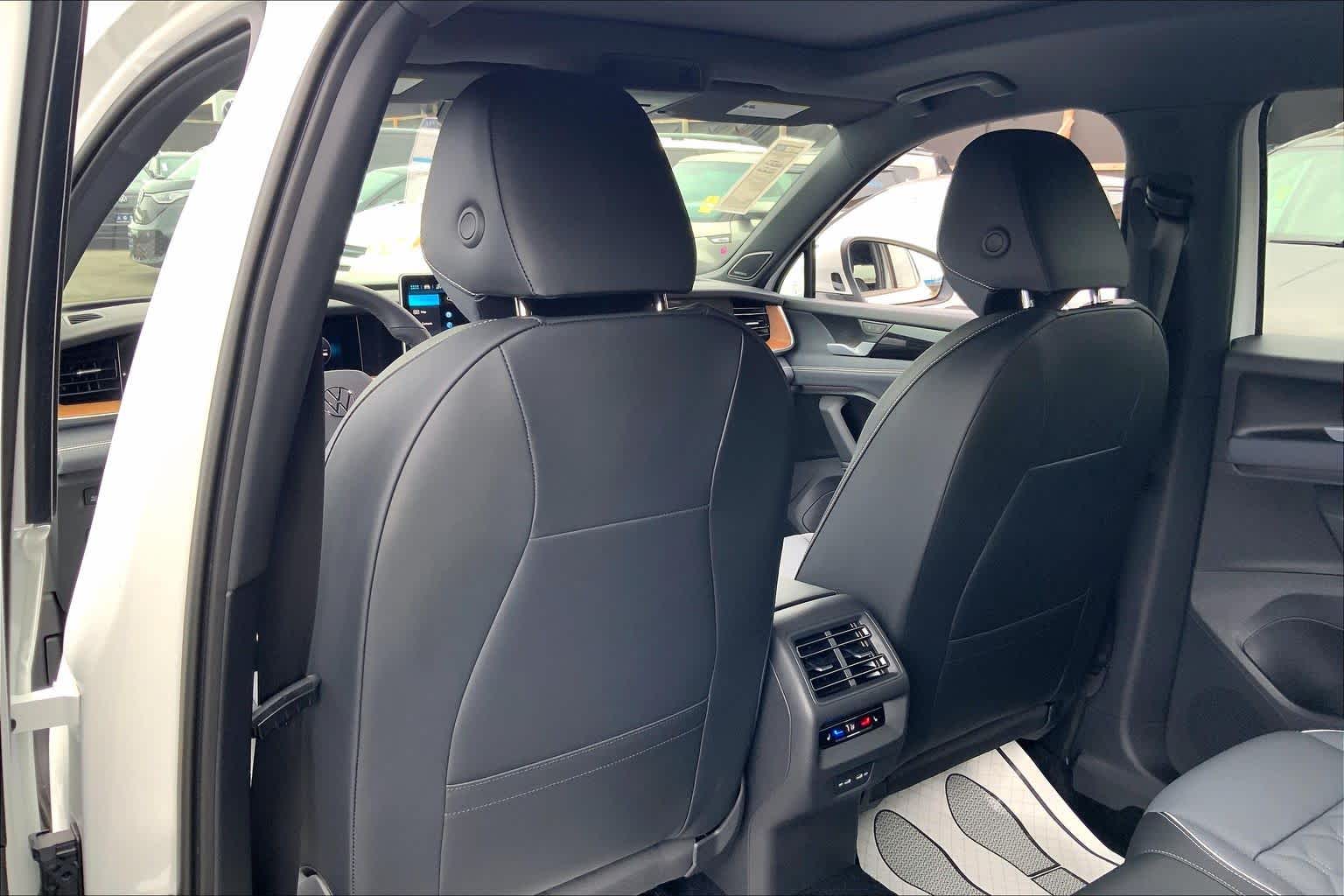 Thumbnail: 2026 Volkswagen Tiguan - 12